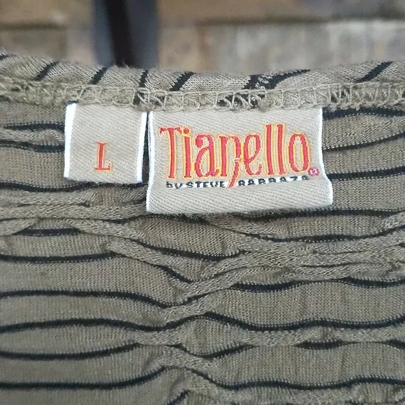 Tianello Aston Tunic Top - Women's Large - Picture 4 of 6